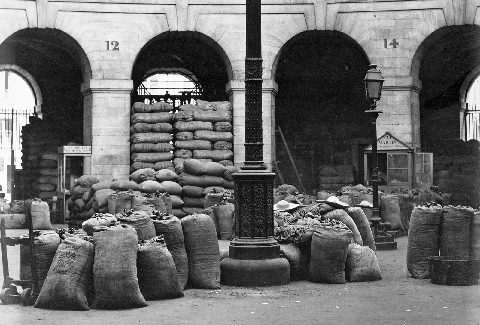 6 43 Eclairage Halle Ble